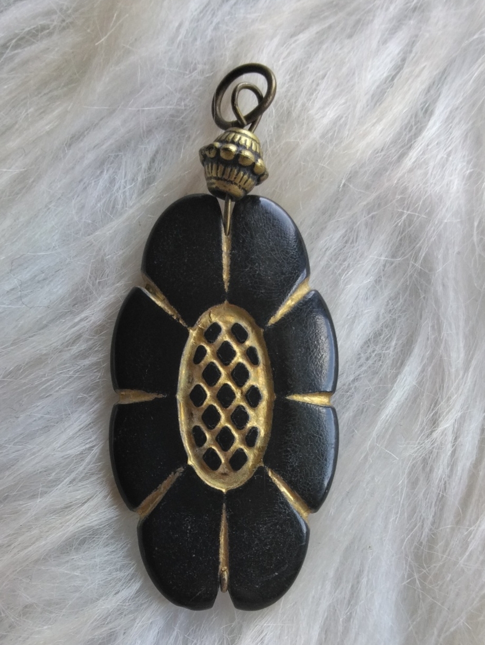 Vintage Back & Gold Floral Pendant Necklace - Women Jewelry